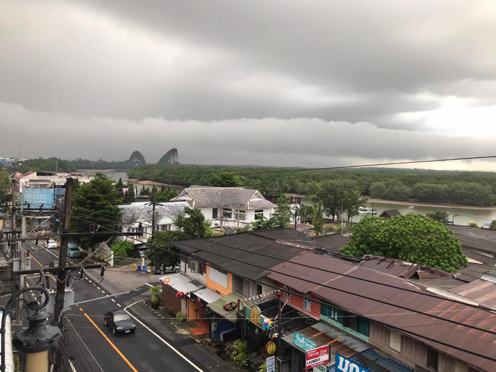 祖母广场酒店 甲米 外观 照片